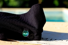 New Velvet [ Black / White ] en internet