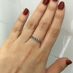 Anillo zigzag