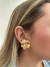 BRINCO DE FLOR LISO ORGÂNICO FOLHEADO A OURO 18K E PRATA 925 - comprar online