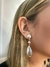 BRINCO GRANDE MODULADO COM GOTA FOLHEADO A OURO 18K E PRATA 925 na internet