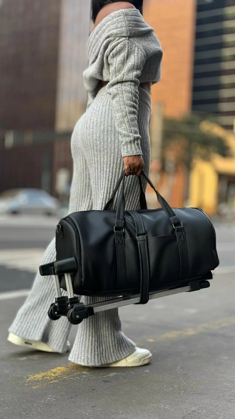 Milan 03 Com rodas Cor:Preto feminina +BRINDE