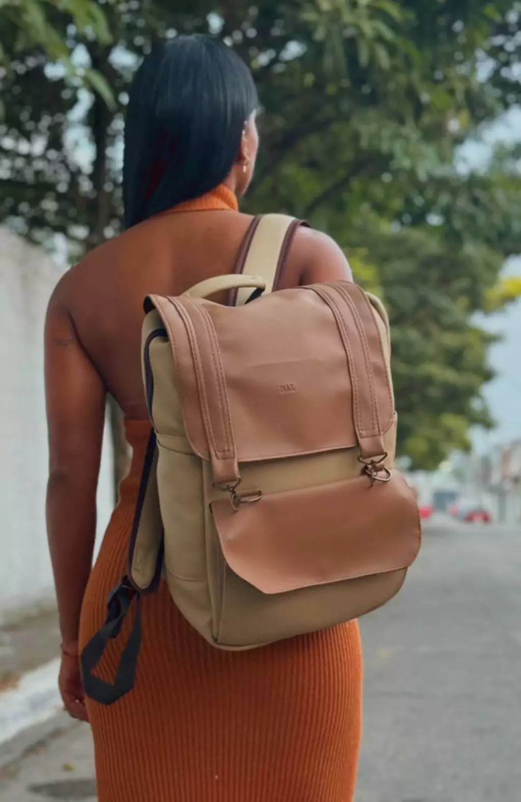 Mochila Lisboa Bege com whisky feminina + BRINDE