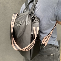 MOCHILA ANTIRROBO IMPERMEABLE NEGRA