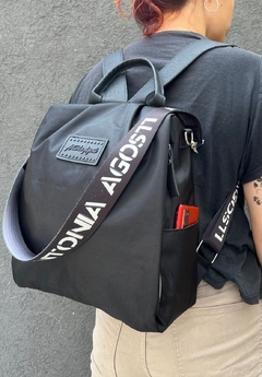 MOCHILA ANTIRROBO IMPERMEABLE NEGRA - comprar online