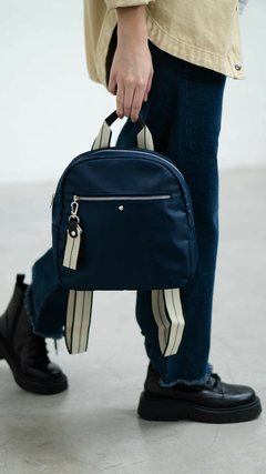 Imagen de MOCHILA OLIVIA IMPERMEABLE VERDE
