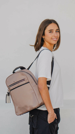 MOCHILA GRETA IMPERMEABLE NEGRA