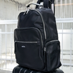 MOCHILA UNIVERSITY IMPERMEABLE NEGRA