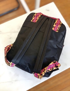 Imagen de MOCHILA PILAR IMPERMEABLE ROSADA