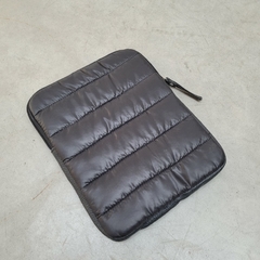 PORTA TABLET MATELASSE NEGRO en internet