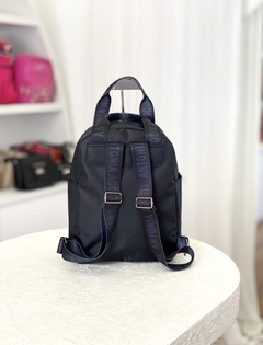 Imagen de MOCHILA FRANCISCA IMPERMEABLE NEGRA Y PRINT