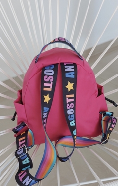 MOCHILA SOFIA IMPERMEABLE FUCSIA - comprar online