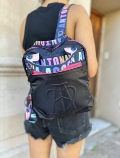 MOCHILA CANADA IMPERMEABLE NEGRA - comprar online