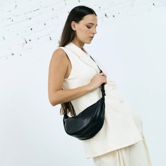 BANDOLERA TORI DE CUERO NEGRA - comprar online