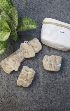 Imagen de SET SKINCARE BRISA CON VINCHA MOÑO BEIGE