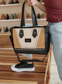 CARTERA CHICAGO DE CUERO NEGRA Y SUELA en internet