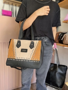 CARTERA CHICAGO DE CUERO NEGRA Y SUELA - Marijo