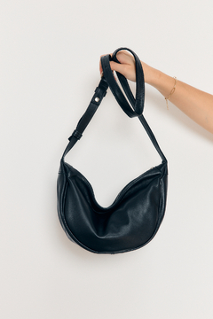 BANDOLERA TORI DE CUERO NEGRA en internet