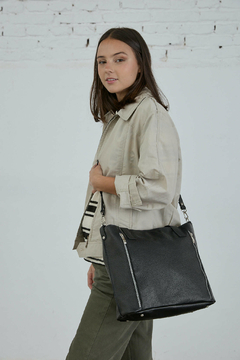 TOTE AURELIA CUERO NEGRA - tienda online