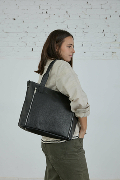 TOTE AURELIA CUERO NEGRA