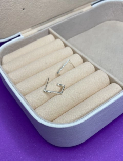 Brinco Meia Argola Retangular Crav Prata