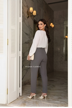 CALÇA COS ALTO
