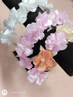 Vincha 7 flores Blanco - comprar online