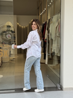 CAMISA OVERSIZED MY - Divino Armário por Gabriela Weide