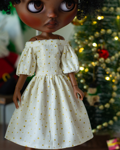 Vestido Off-White com poá dourado