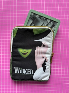 Kindle Cover with Zipper - Wicked