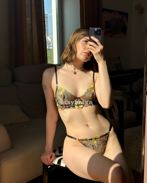 CONJUNTO “FLORAL”.