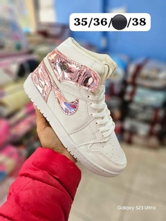 Nike Jordan Holográfico