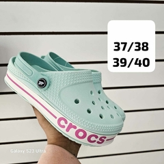 Gomones Crocs de mujer en internet