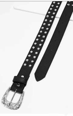 Cintos tachas