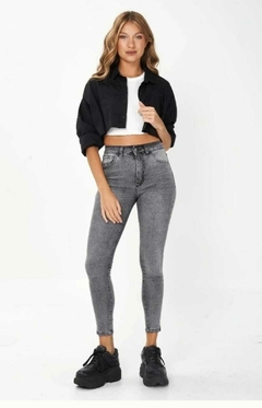 Jeans chupin liso