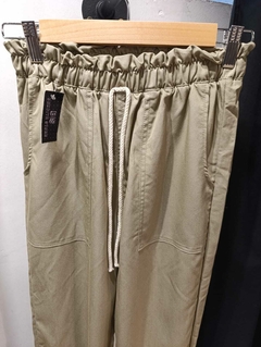 Jogger liviano con frunce - comprar online