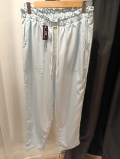 Jogger liviano con frunce