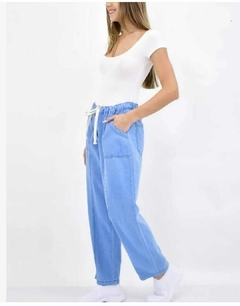 Pantalón liviano recto