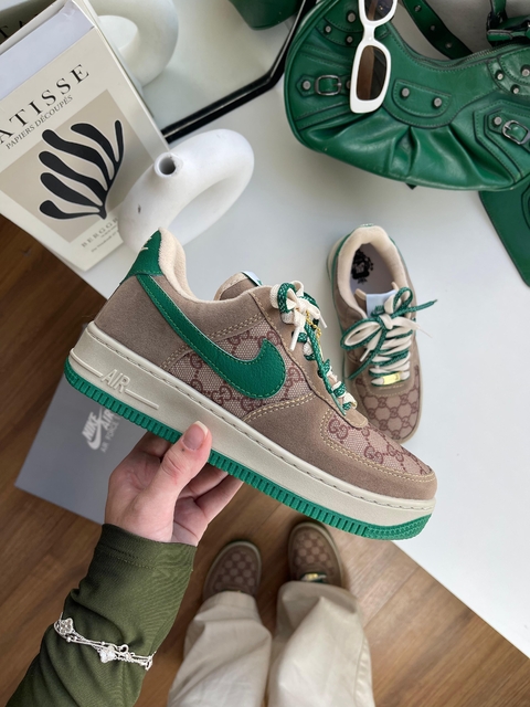 Tênis Nike Air Force 1 Low x Gucci Marrom e Verde