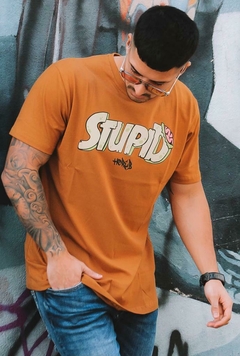 REMERA STUPID en internet
