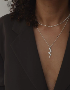 pingente cobra cravejada - comprar online