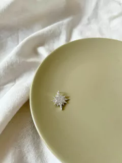 PINGENTE ESTRELA CRAVEJADA