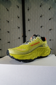 ZAPATILLAS NEW BALANCE MORE TRAIL V3 AMARILLO FEMENINO DE TRAIL - comprar online