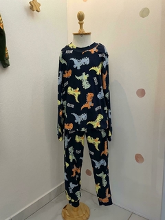 Pijama Azul Marinho Dinossauros na internet