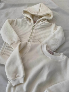 Casaco Matelassê + fleece Off White - Bella Bordô Kids