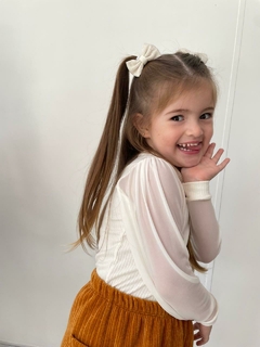 Blusa canelada com manga de tule - Off White na internet