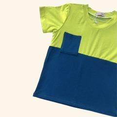 Camiseta Verde Lima e Azul - comprar online