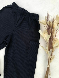Calça Moletinho Canelado - Preto - comprar online