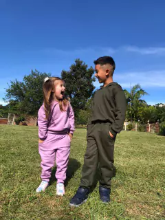 Conjunto Moletom Lilás na internet