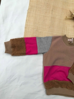 Blusa de Moletinho Salamê - Bege + Rosa - comprar online