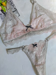 Conjunto Ondina. (Hada protectora de ríos y lagos). en internet